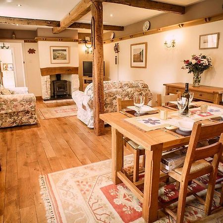 Charming Welsh Cottage Johnston Buitenkant foto