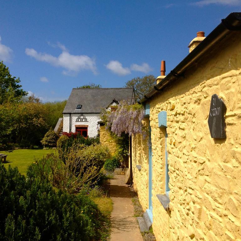 Charming Welsh Cottage Johnston Buitenkant foto