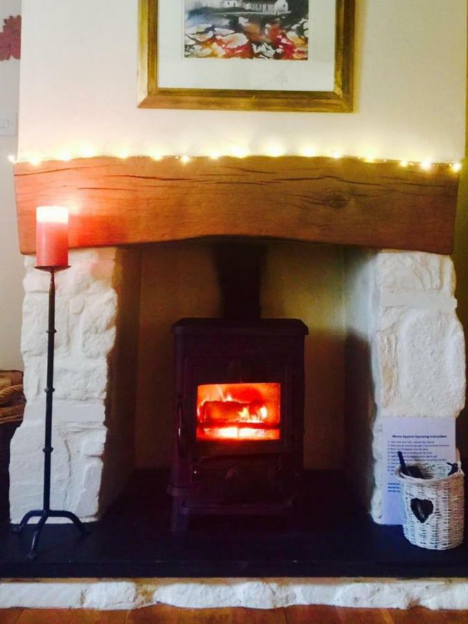 Charming Welsh Cottage Johnston Buitenkant foto